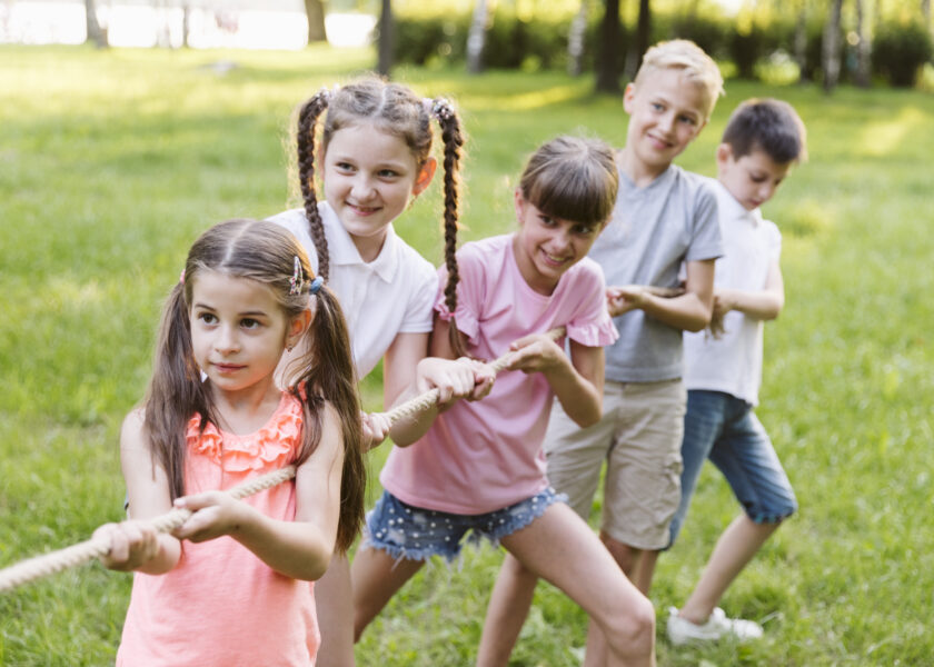kids-having-fun-tug-war