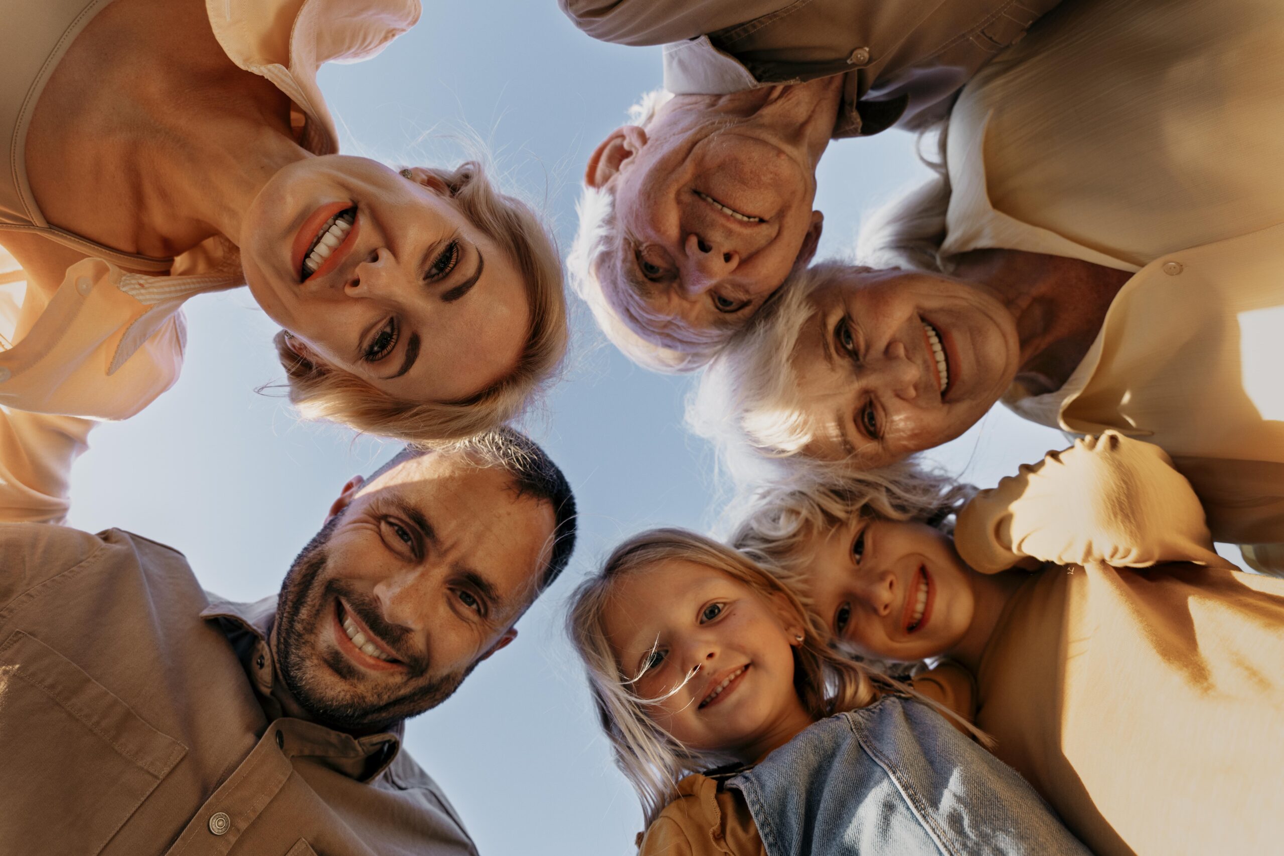 close-up-smiley-people-posing-together